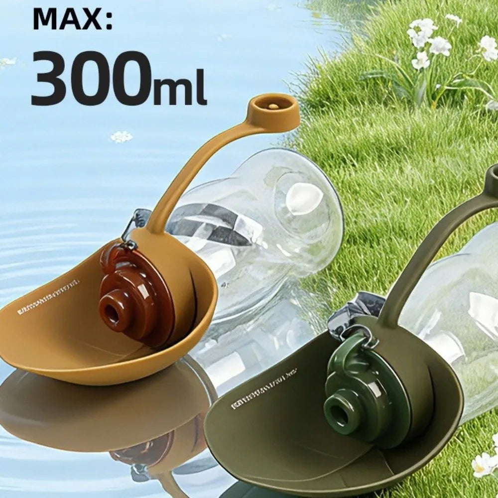 2-In-1 Leaf-shaped Pet Water Bottle 300ML Foldable Pet Water Dispenser with Lanyard Dog Outdoor Water Cup Pet Outdoor Activities